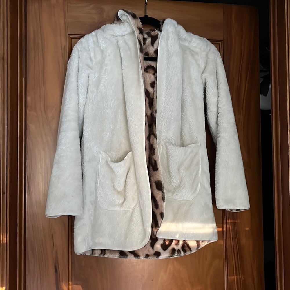 Reversible sweater
